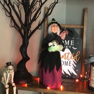 Byers Caroler Halloween Doll- new